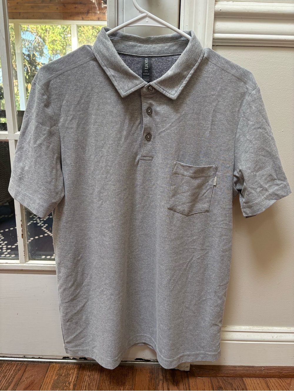 Vuori Men's Ace Polo Size Medium Grey with Chest Pocket